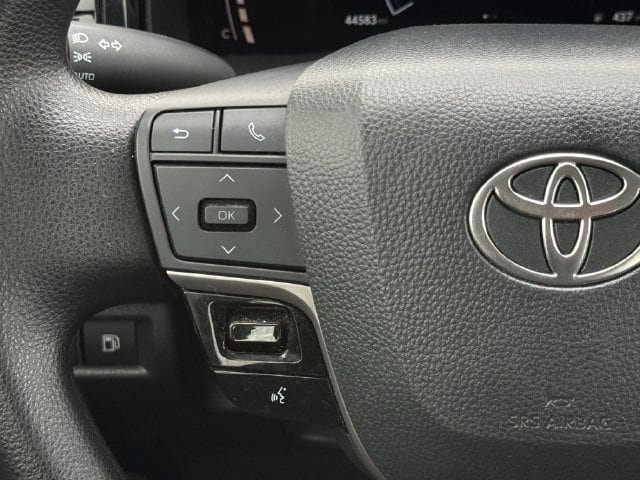 Used 2025 Toyota Camry LE FWD image 14