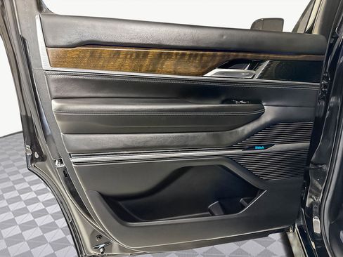 Used 2022 Jeep Grand Wagoneer Series II w/ Premium Group II image 24