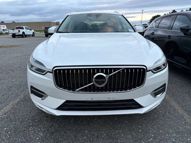 Used 2018 Volvo XC60 T8 Inscription w/ Luxury Seat Package AWD/4WD image 2