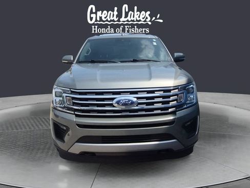 Used 2019 Ford Expedition XLT w/ Equipment Group 202A AWD/4WD image 8