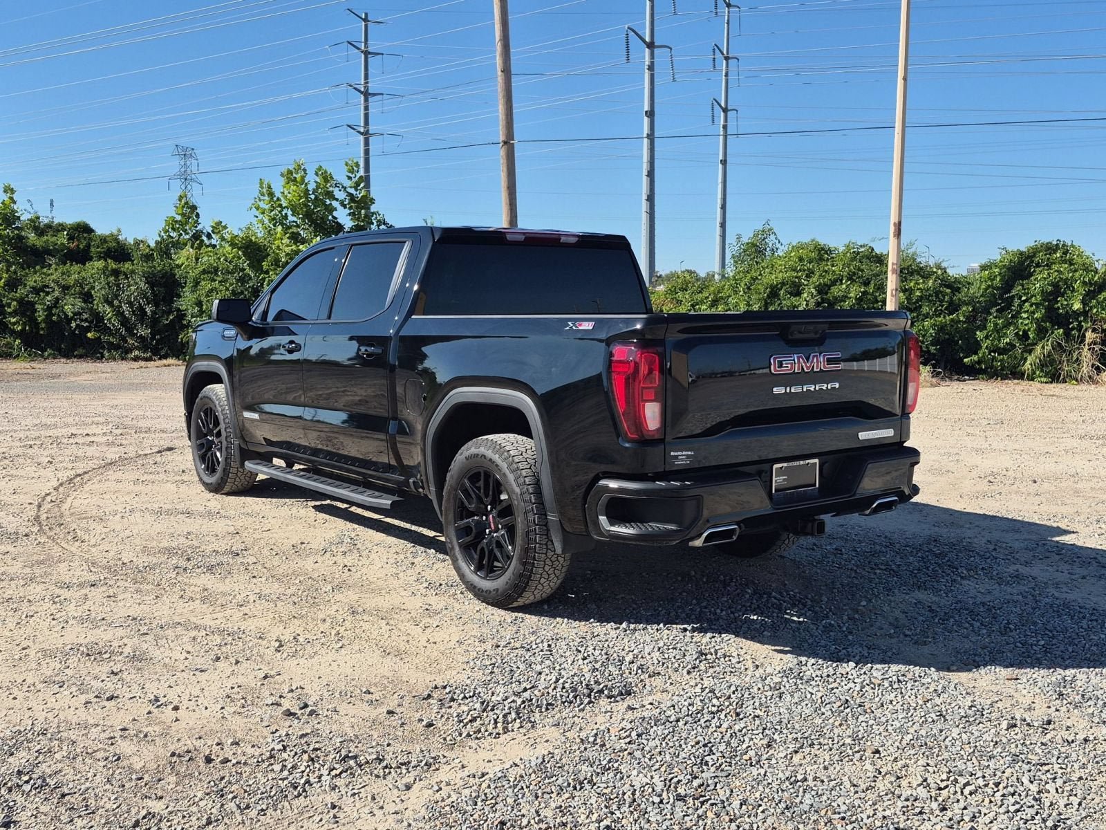 Used 2022 GMC Sierra 1500 Elevation AWD/4WD image 3