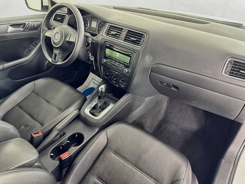 Used 2014 Volkswagen Jetta SE FWD image 32
