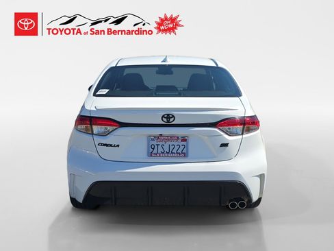 Certified 2025 Toyota Corolla SE w/ Convenience Package FWD image 4