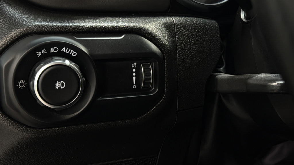 Used 2023 Jeep Wrangler Unlimited Sport AWD/4WD image 36
