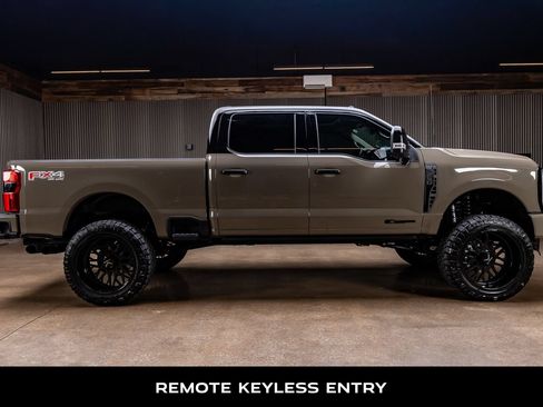Used 2026 Ford F250 Platinum w/ Platinum Plus Package AWD/4WD image 11