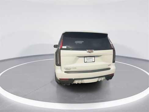Used 2023 Cadillac Escalade V w/ Heavy-Duty Trailer Package image 7