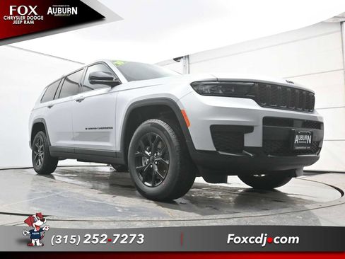 New 2025 Jeep Grand Cherokee L Altitude image 15