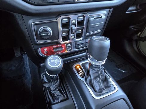 New 2025 Jeep Gladiator Rubicon image 16