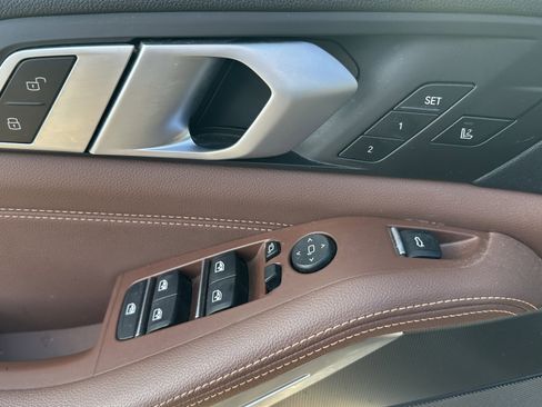 Used 2019 BMW X5 xDrive50i image 17