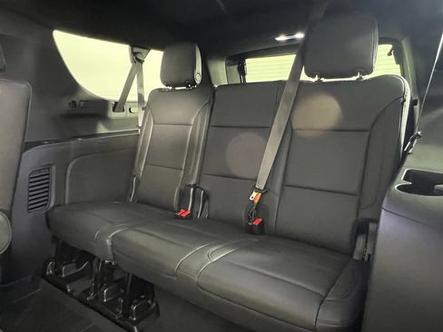 Certified 2023 Chevrolet Suburban Z71 w/ Luxury Package AWD/4WD image 19