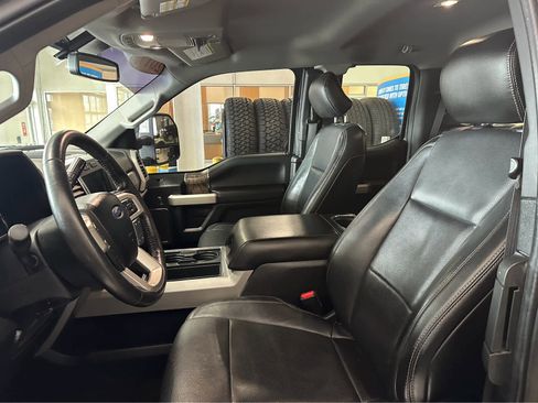 Certified 2017 Ford F350 Lariat w/ Chrome Package image 21