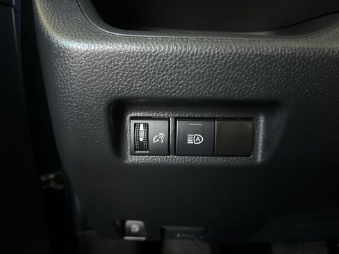 Used 2022 Toyota RAV4 LE AWD/4WD image 13