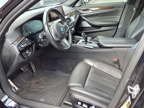 Used 2019 BMW M550i xDrive w/ Premium Package image 10