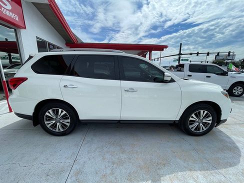 Used 2020 Nissan Pathfinder SV FWD image 15