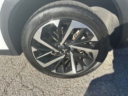 Used 2024 Mitsubishi Outlander SE image 5