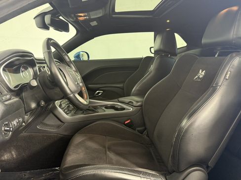 Used 2016 Dodge Challenger R/T Scat Pack w/ Leather Interior Group RWD image 14