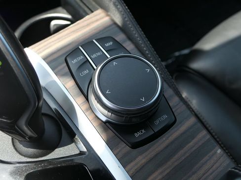 Used 2023 BMW M550i xDrive AWD/4WD image 20