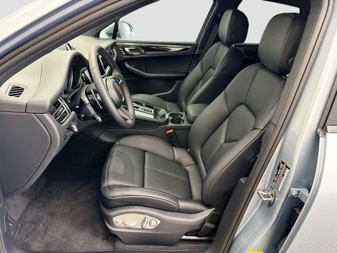 Used 2026 Porsche Macan AWD/4WD image 5