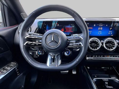 Used 2025 Mercedes-Benz GLB 35 AMG 4MATIC image 11