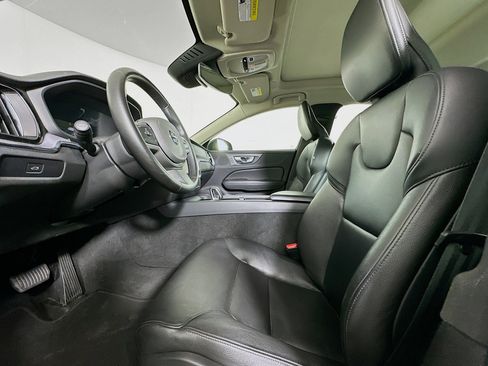 Used 2024 Volvo S60 B5 Core FWD image 13