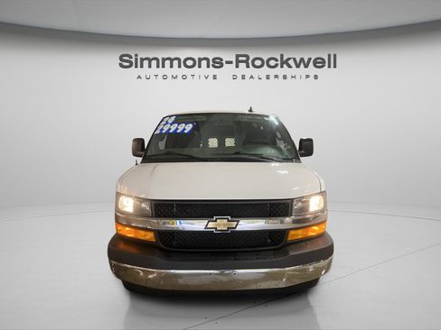 Used 2024 Chevrolet Express 2500 w/ Driver Convenience Package RWD image 8