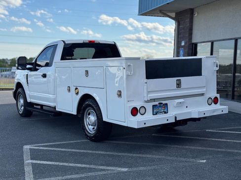 Used 2019 Ford F250 XL w/ Power Equipment Group RWD image 5