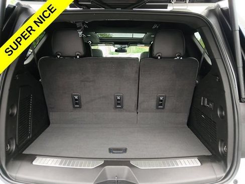 Used 2023 GMC Yukon Denali AWD/4WD image 9