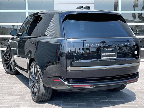Certified 2023 Land Rover Range Rover SV AWD/4WD image 12