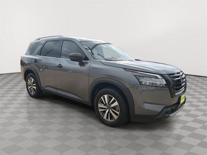 Used 2023 Nissan Pathfinder SL