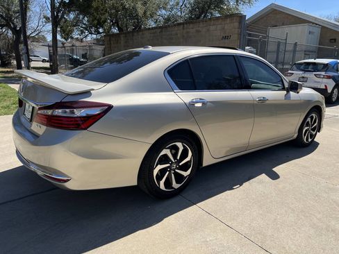 Used 2017 Honda Accord EX-L image 14