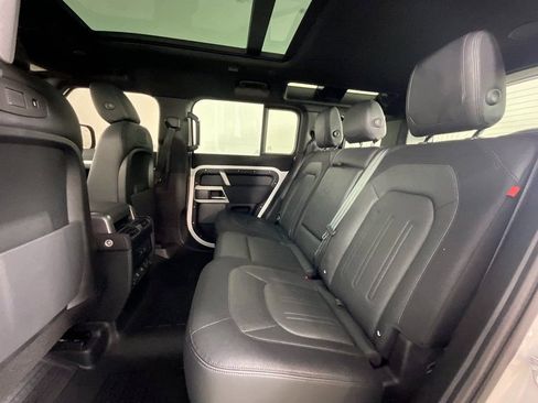 Used 2022 Land Rover Defender 110 X-Dynamic SE image 25
