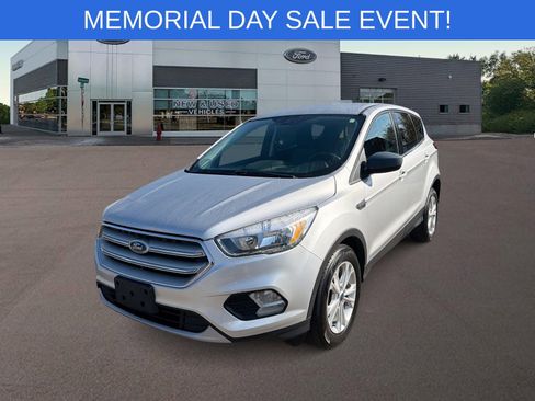 Used 2019 Ford Escape SE FWD image 4
