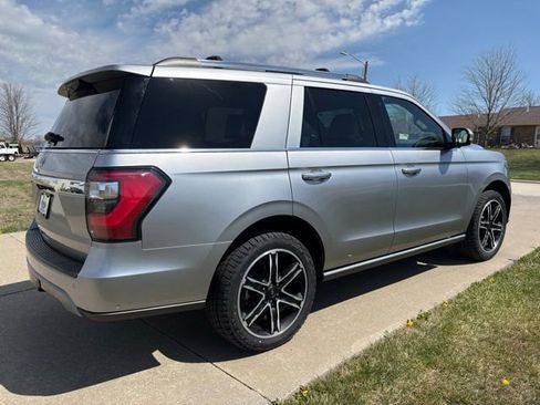 Used 2021 Ford Expedition Limited AWD/4WD image 4