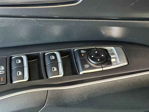 Certified 2025 Kia Sorento S w/ Panoramic Sunroof Package FWD image 12