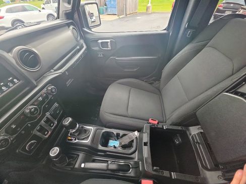 Used 2021 Jeep Wrangler Sport AWD/4WD image 23
