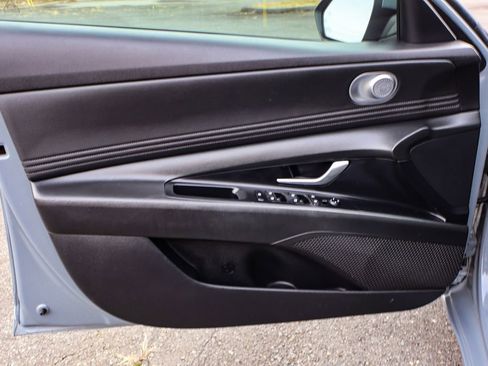 Used 2021 Hyundai Elantra SEL w/ Convenience Package image 35