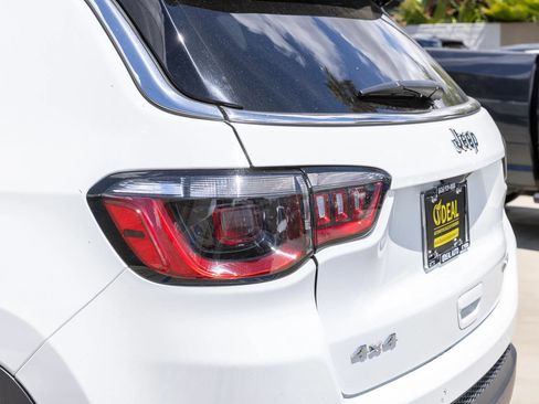 Used 2025 Jeep Compass Limited AWD/4WD image 12