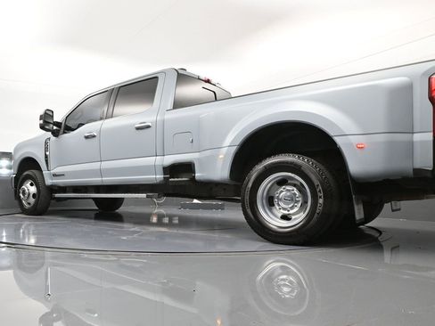 Used 2024 Ford F350 Lariat w/ Chrome Package image 35