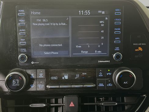 Used 2022 Toyota Highlander L image 18