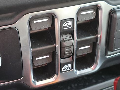 Used 2024 Jeep Wrangler Unlimited Sahara w/ Technology Group image 12