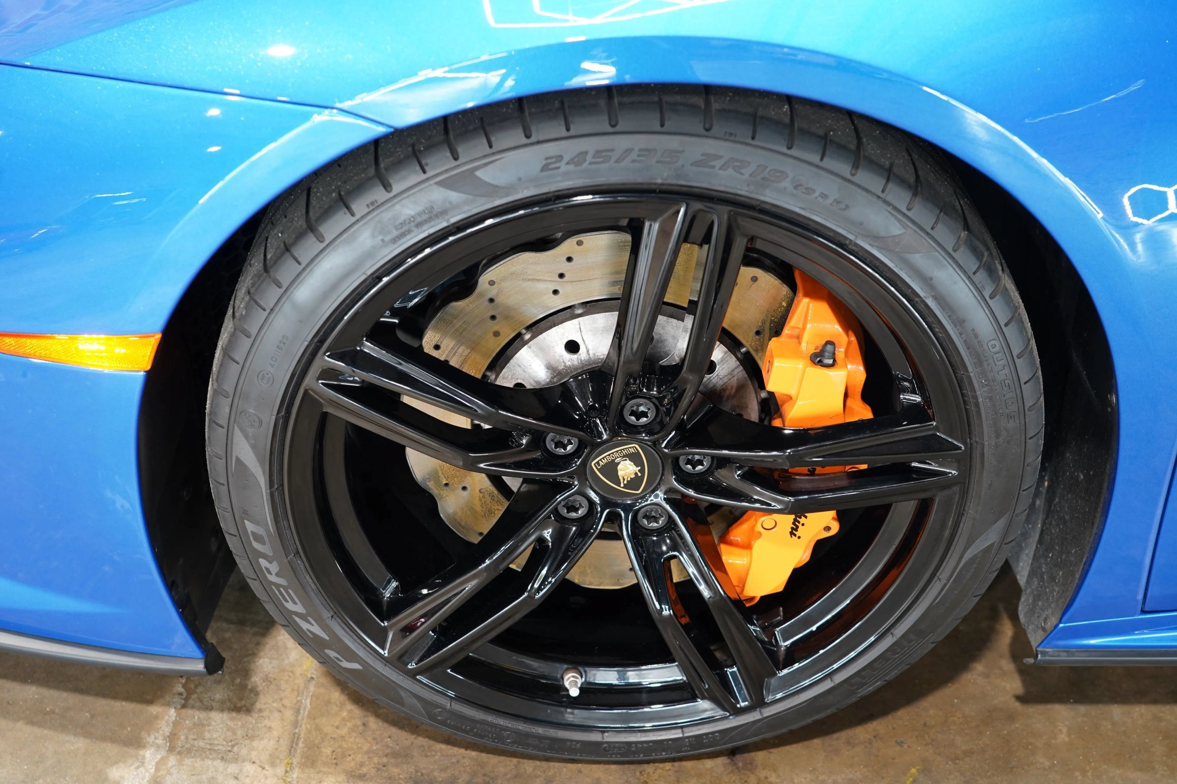 Used 2020 Lamborghini Huracan EVO RWD image 70