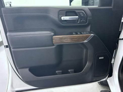 Used 2022 Chevrolet Silverado 2500 High Country w/ Technology Package image 9