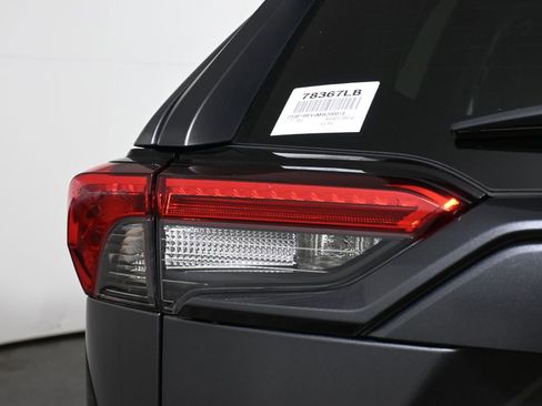 Used 2021 Toyota RAV4 XLE w/ Convenience Package image 12