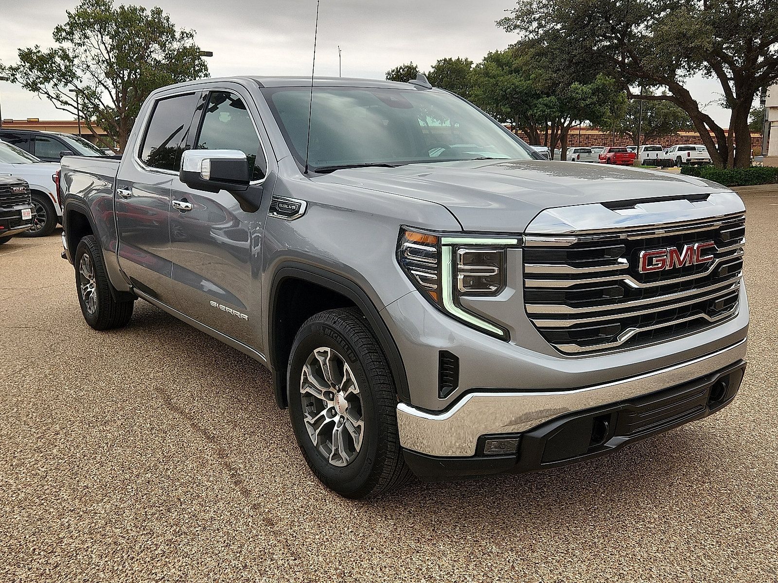 Used 2026 GMC Sierra 1500 SLT RWD image 7