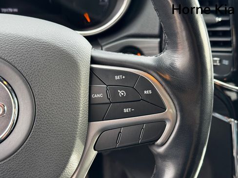 Used 2022 Jeep Grand Cherokee Limited image 18