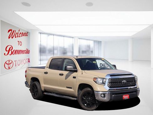 Used 2019 Toyota Tundra SR5 w/ SR5 Upgrade Package RWD image 2