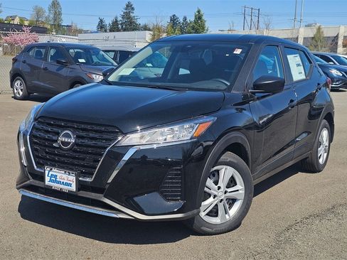 New 2025 Nissan Kicks Play S image 1