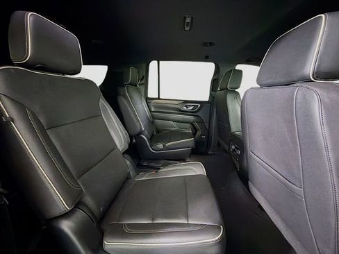 Used 2023 Chevrolet Suburban Premier image 30
