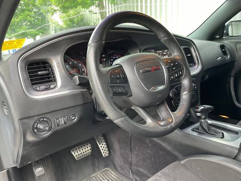 Used 2018 Dodge Charger R/T RWD image 9