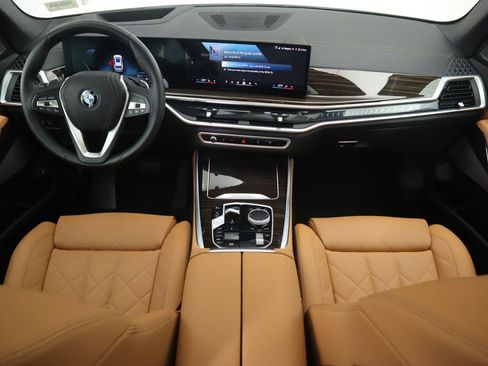 Used 2025 BMW X5 xDrive50e w/ Premium Package image 13